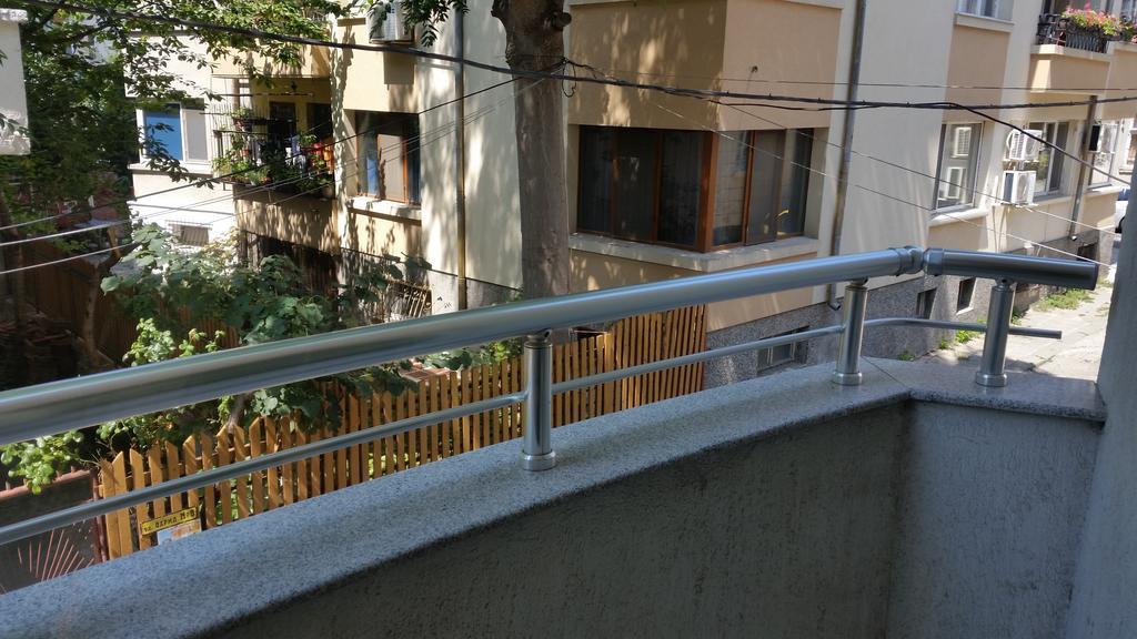 4U Apartment Burgas Stad Buitenkant foto