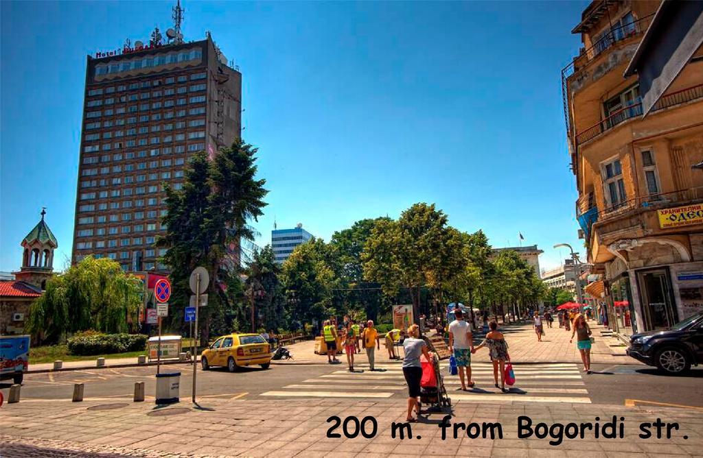 4U Apartment Burgas Stad Buitenkant foto