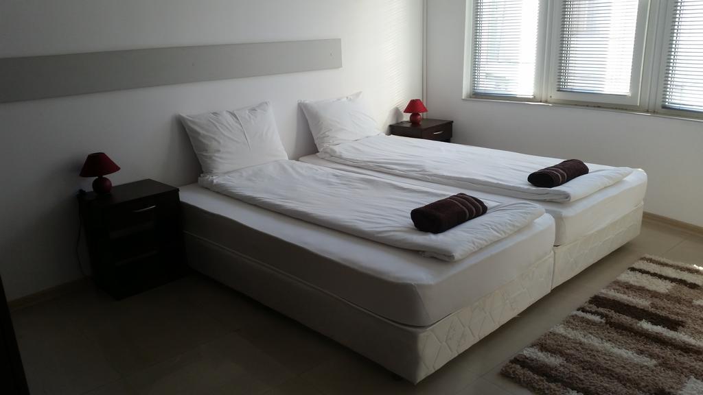 4U Apartment Burgas Stad Buitenkant foto